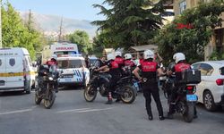 Tartıştığı kızı ve eşini öldürdü; diğer kızı yaralı