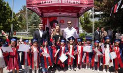 Keçiören’de minik öğrenciler mezuniyet coşkusu yaşadı