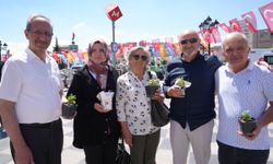 Keçiören'de uyuşturucuyla mücadele günü kapsamında fidan ve fide dağıtıldı