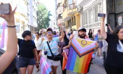 İstanbul'daki Onur Yürüyüşü'ne polis müdahalesi: 40 kişi gözaltına alındı