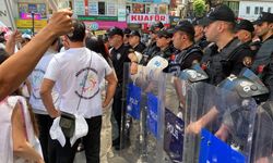 Açlık grevindeki 2 öğretmen hastaneye kaldırıldı