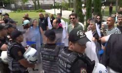 Meclis önündeki öğretmen eylemine polis müdahalesi: Gözaltılar var