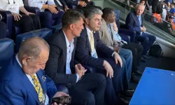 Paolo Maldini, Hakan Safi'ye destek için Fenerbahçe kongresine geldi