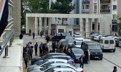 Samsun Adliyesi’nde kavga: Sinir krizi geçiren kadın merdiven boşluğundan atlamaya kalkıştı!
