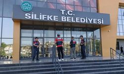 Silifke Belediyesi'ne operasyon: Başkan Yardımcısı da gözaltına alındı!