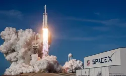 Yeni halka arz olan SpaceX, Nasdaq 100 endeksine girdi