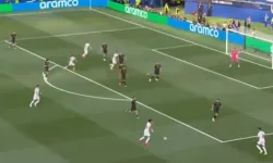 TRT, takımları karıştıran spikeri yayın ekibinden aldı!