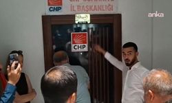 Osmaniye'de atanmış yönetim CHP il binasına polis eşliğinde çilingirle girdi