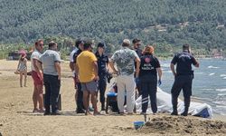 İzmir'de sahilde erkek cesedi bulundu