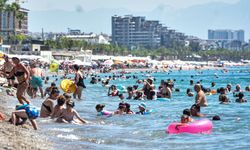 Antalya adeta yanıyor: Hava 'aşırı', deniz 'çok' sıcak!