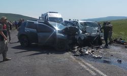Ardahan'da 3 araç birbirine girdi; 3 ölü, 4 yaralı
