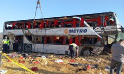 Yolcu otobüsü devrildi; 46 kişi yaralındı