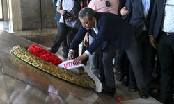 Anıtkabir’de çelenk tartışması: MSB’den Özgür Özel açıklaması