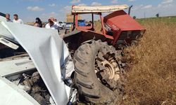 Çankırı'da otomobil park halindeki traktöre çarptı: 3 ölü, 1 yaralı