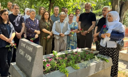 Vedat Aydın, Diyarbakır'daki mezarı başında anıldı