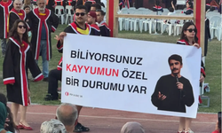 ODTÜ mezuniyetinde Deniz Göktaş pankartları