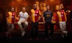 Galatasaray'ın yeni sezon formaları tanıtıldı: 5 yıldız ilk kez yan yana!