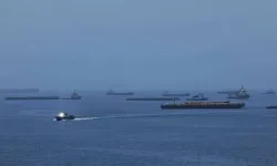 Hürmüz Boğazı yakınlarında bir petrol tankeri vuruldu