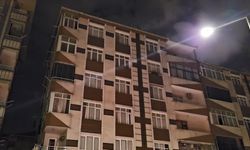Yandaki temel kazısı yüzünden kolonlarından ses gelen 6 katlı apartman tahliye edildi