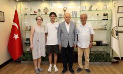 LGS Türkiye birincisi Levent Kadıoğlu, başarısını Fethi Yaşar ile paylaştı