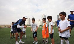 Çankaya Belediyesi Yaz Futbol Okulu’nda çocuklar hem spor yapıyor hem gelişiyor