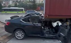 Otomobil, TIR'ın altına girdi, baba ve oğlu öldü