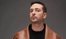 Oğuzhan Koç, karın kaslarıyla şov yaptı!