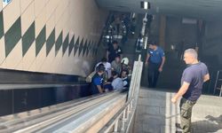 Gayrettepe Metro İstasyonu'nda korku dolu anlar: Görme engelli, raylara düştü