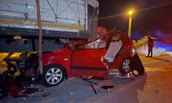 TIR'a arkadan çarpan otomobilin sürücüsü öldü