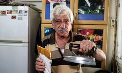 15 metrekarelik dükkanında, 50 yıldır aynı ütüyle tost yapıyor!