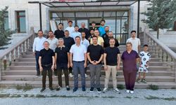 Çocuk Evleri’nde makaslar minikler için çalıştı