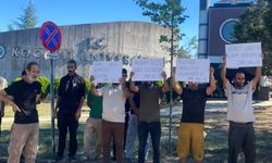 Kocaeli Üniversitesi Umuttepe şantiyesinde çalışan 11 inşaat işçisi, ücretleri için eylemde