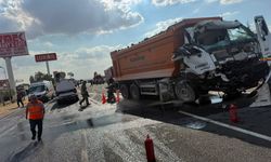 Ankara'da midibüs ile kamyon çarpıştı; 1 ölü, 16 yaralı