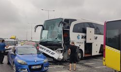 Arnavutköy'de yolcu otobüsü İETT otobüsüne çarptı: 5 yaralı