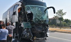 Afyonkarahisar'da yolcu otobüsü kamyonete çarptı; 1 kişi öldü, 15 kişi yaralandı!