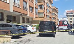 Oturduğu apartmanda, yöneticinin yardımcısını öldürdü