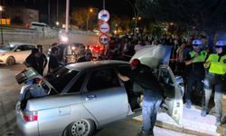 Bursa'da kontrolden çıkan otomobil beton direğe çarptı: 1 yaralı
