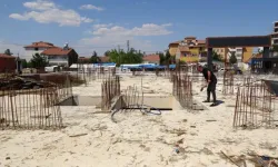 Beton kalitesiz çıkınca kendi inşaatını yıktı