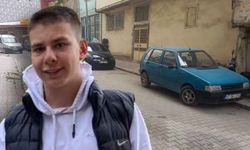 İki aile arasında bıçaklı kavga çıktı: 17 yaşındaki genç öldü, babası yaralandı