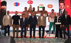Karakucak Güreşi Dünya Şampiyonası’nda Türkiye zirvede: Feyzullah Aktürk başpehlivan