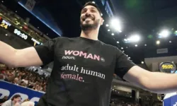 Enes Kanter, kadın basketbolcuyla tartışması sonrası salondan çıkarıldı!