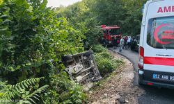 Fındık işçilerini taşıyan minibüs ile hafif ticari araç çarpıştı; 8 yaralı