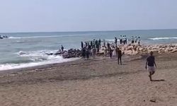 Hatay'da dalgalara kapılan çocuklardan 2'si kurtarıldı, biri kayboldu