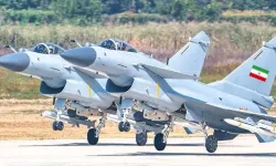 İran'ın iki savaş uçağı düştü: Katar, 3 pilotu esir aldı!