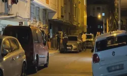 İstanbul'da bir kişi komşusunu bıçaklayıp, sokağa ateş açtı