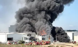 Kocaeli'de 2 depo yangını: Dumanlar kenti kapladı