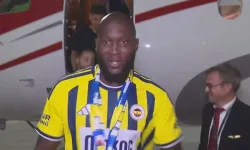 İstanbul'a gelen Romelu Lukaku Fenerbahçe formasını giydi
