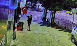 Mağazanın önünde asılı olan Türk bayrağını yakan şüpheli gözaltına alındı!