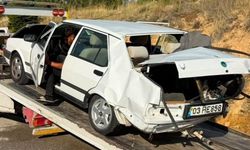 Afyon'da otomobiller kafa kafaya çarpıştı: 1 ölü, 7 yaralı