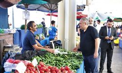 Mesut Özarslan, Ayvalı Semt Pazarı'nda esnaf ve vatandaşlarla buluştu